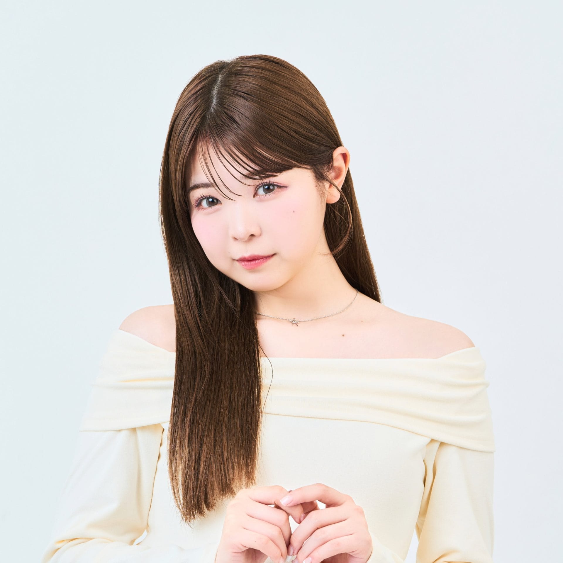 折田 涼夏 | Uniiique（ユニーク）– Z世代の“個性”と“トレンド”を